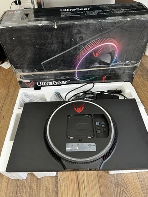 LG UltraGear 27 " Gaming Monitor (27GN950) | 1ms, 144hz, 4k UHD READ DESCRIPTION - Image 1 of 4