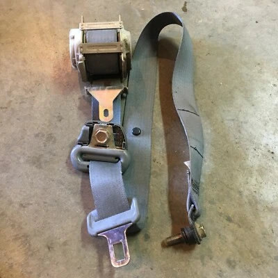 02 03 2003 MITSUBISHI GALANT PASAJERO DERECHO CINTURÓN SEGURIDAD DELANTERO RETRACTOR GRIS  Foto 1 de 2