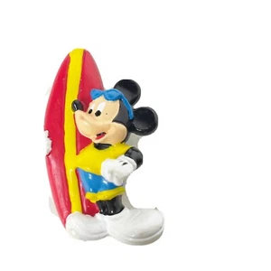 Disney Walt Disney Mickey Mouse Surfbrett Pin Kunststoff Resin - Bild 1 von 3