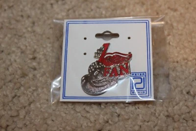 Detroit Red Wings #1 Fan Pin - Image 1 of 3