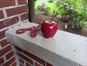 VINTAGE AP-303 RED APPLE PHONENOVELTY PUSH BUTTON LANDLINE TELEPHONE RETRO PHONE - Picture 1 of 6