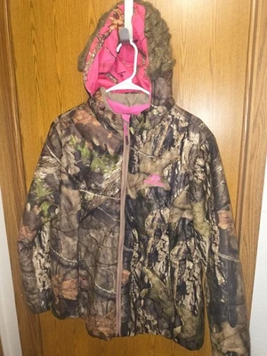 Mossy Oak Camo/Hot Pink Insulated Jacket with Hood Size XL - Image 1 of 3