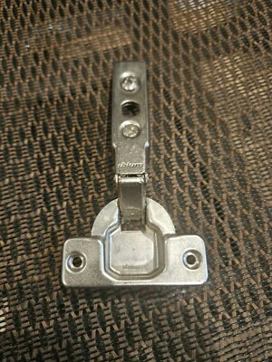 Bisagra MÓDULO Blum 100 grados, repuesto de cierre automático para 70.255, 90.255, 84.255 Foto 1 de 4