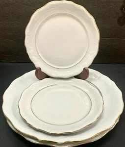 Gibson Houseware China Plates Embossed Scalloped White Gold Rim Set of 4 - Picture 1 of 5