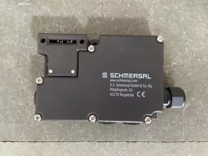 Interruptor de bloqueo solenoide de seguridad SCHMERSAL EX-AZM 161SK-12/12K-024-3D - Imagen 1 de 13