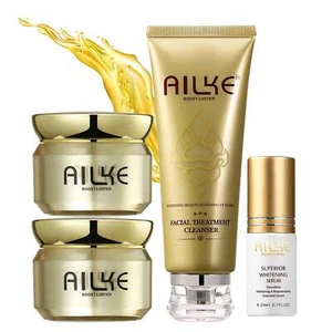 Crema facial correctora y blanqueadora de manchas oscuras SPF35+ - Imagen 1 de 13
