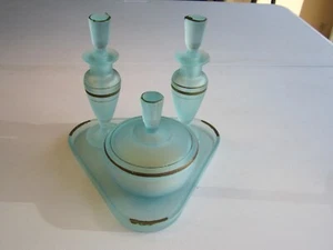 Neu Martinsville 7 Teile Blau Milchglas Art Deco Waschtisch Set mit achteckigen Platten - Bild 1 von 5