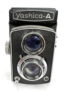 Cámara negra película YASHICA-A (TLR) 120 hecha en Japón SIN PROBAR COMO ESTÁ para piezas - Imagen 1 de 9