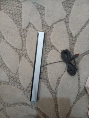 Barra de sensores gris con cable oficial Nintendo OEM para Wii y Wii U  Foto 1 de 2