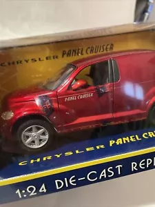 New Motor Max 1:24 Die-Cast Chrysler Panel Cruiser rotmetallic - Bild 1 von 5