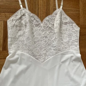 Vintage Nylon Slip Dessous weiß 34C Empire Taille knielang Spitze Miedersaum - Bild 1 von 14