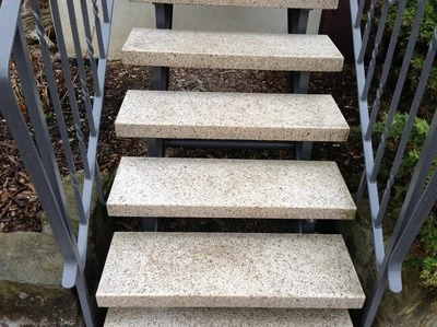 Blockstufe Granit gestockt Trittstufe Treppenstufe Aussentreppe Naturstein 6cm - Bild 1 von 4
