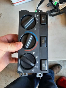 Toyota Camry 97-01 manual climate control AC Heat temp in dash OEM Solara 99-03 - Picture 1 of 3