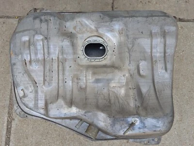 Mazda 323 1986 87 ** 1987 tanque de combustible Tracer sin inyección de combustible - MZ2A Foto 1 de 4