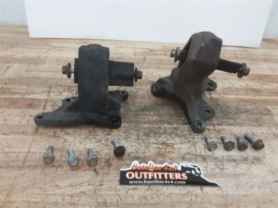 Jeep JK Wrangler 3.8L V6 Engine Motor Mounts 2007 2008 2009 2010 2011 38280 - Image 1 of 4