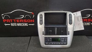 2004 MERCURY MOUNTAINEER RADIO CLIMATE CONTROL CENTER DASH TRIM BEZEL - Picture 1 of 9