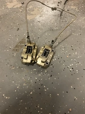 L&R Front Brake Caliper Set *NICE! Aprilia Dorsoduro 750 SMV750 Calipers w/Lines - Image 1 of 4