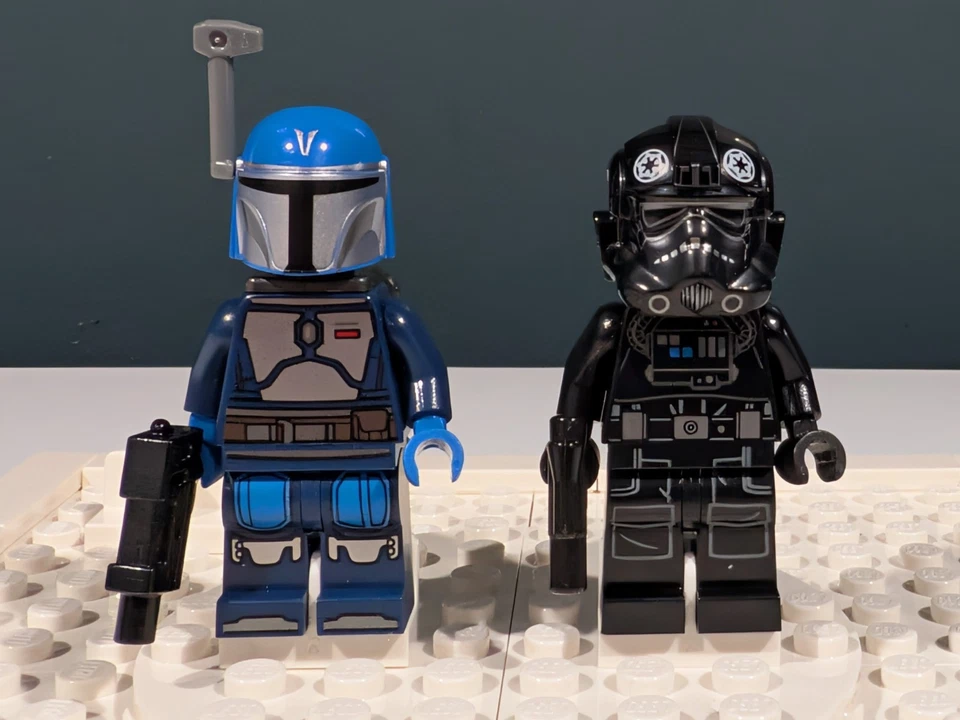 LEGO Star Wars Mandalorian Fang Fighter vs TIE Interceptor 75348