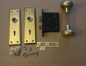Vintage W. Bingham Co. Broad Bevel Design Inside Lock Set - Picture 1 of 4