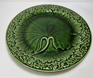 Placa de hoja de repollo verde mayólica vintage Societe Ceramique Maestricht - Imagen 1 de 9