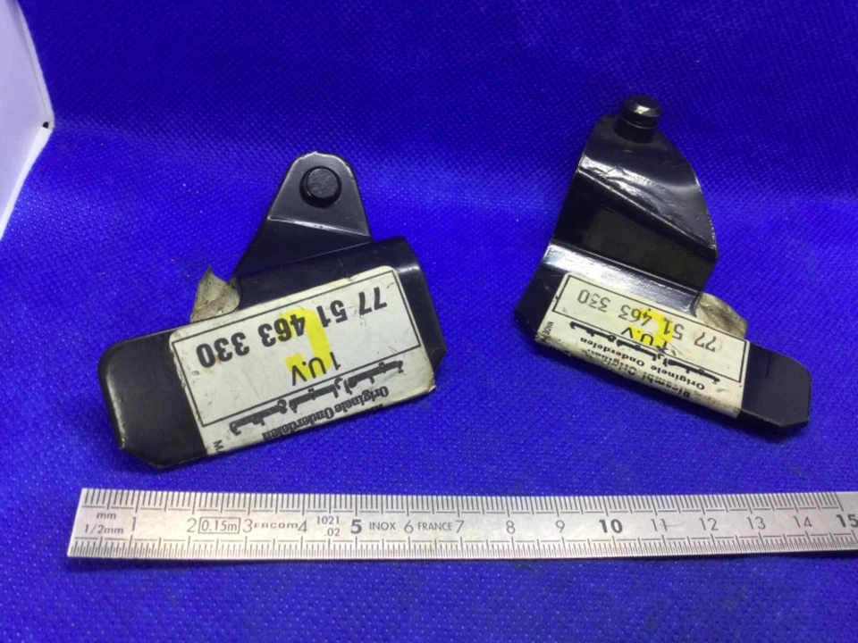 Charnière de capot moteur d'origine Renault Super 5 réf 7751463330 - Photo 1/1