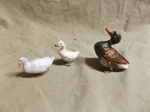 Vintage Dollhouse Geese Ducks Metal Lead? Plastic & Pottery Metal Feet - Picture 1 of 5