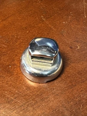 1975-89 MERCEDES-BENZ R107 450SL 380SL 560SL TRAVA SUPERIOR RÍGIDA PORCA DE BLOQUEIO CROMADA - Imagem 1 de 4