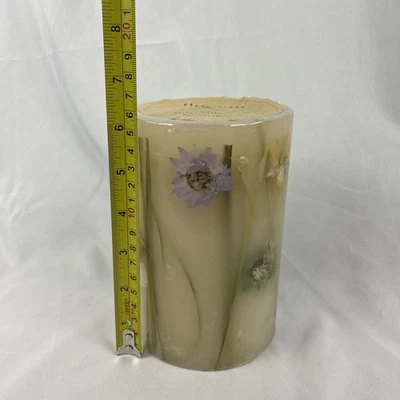 Vintage Expressions Amber Collection Botanical Candle. - Image 1 of 4