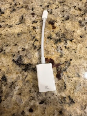 Adaptador de cámara Apple MD821AM/A Lightning a USB A Foto 1 de 2