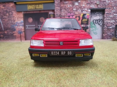 Peugeot 309 gti  rouge 1/18 Norev avec sa boîte - Photo 1/4