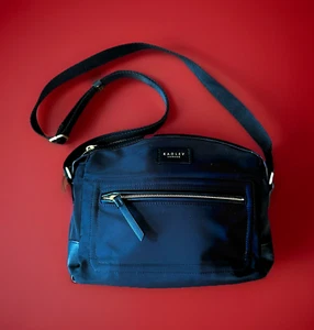Cartera Bandolera Radley of London Cuero Negra Bordada 8"x12" Correa Ajustable - Imagen 1 de 3