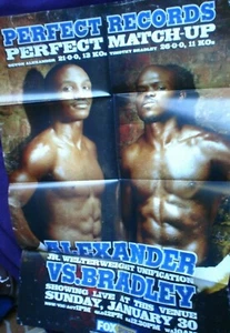 1 X BOXING POSTER 80 X 58 CM ALEXANDER VS BRADLEY SEE OTHER POSTERS LISTED - Foto 1 di 1