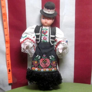 HUNGARIAN FOLK DOLLS couple Czechoslovakia toys Slavic figures Matyo dress 1980s - Picture 1 of 8