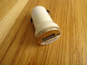 Auto Ladegerät USB Adapter Weiß - Bild 1 von 4