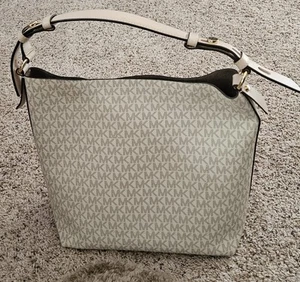 MICHAEL KORS LUCY MEDIUM HOBO SIGNATURE Shoulder Bag 30T0GU3L6B - Picture 1 of 15