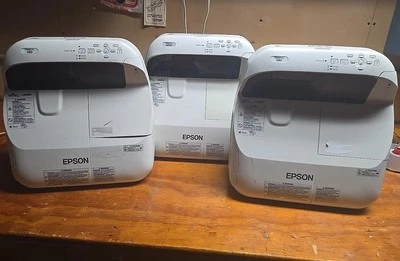 3 Epson Projectors 2xPowerLite 580 (No Lamps), 1x 585W HDMI 3LCD Short Throw   - Image 1 of 4