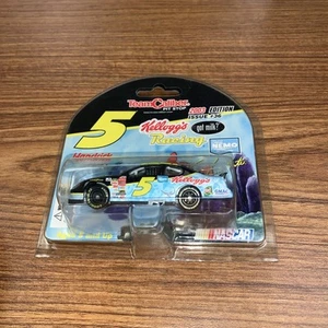 2003 Team Caliber 1:64 Terry Labonte #5 Finding Nemo Kellogg's Chevrolet - Picture 1 of 7