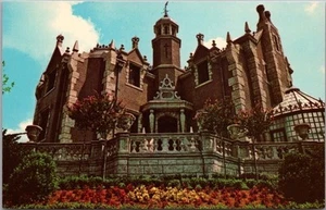 Postal de colección de WALT DISNEY WORLD Orlando "LA MANSIÓN EMBRUJADA" c1970 - sin usar - Imagen 1 de 2