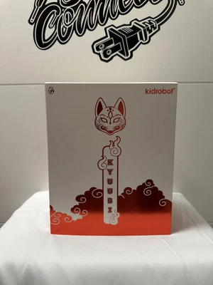 KIDROBOT KYUUBI 8" DUNNY VINYL TOY FIGURE CANDIE BOLTON - Image 1 of 3