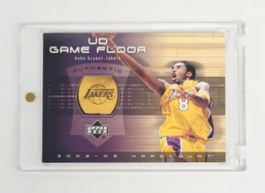 COMO NUEVO JUEGO USADO NBA GAME FLOOR COURT 2002-03 Upper Deck Hardcourt KOBE BRYANT UD - Imagen 1 de 2