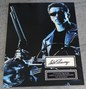 Arnold Schwarzenegger Hand Signed Terminator 2 Photo Display 30x40 Authentic - Picture 1 of 3