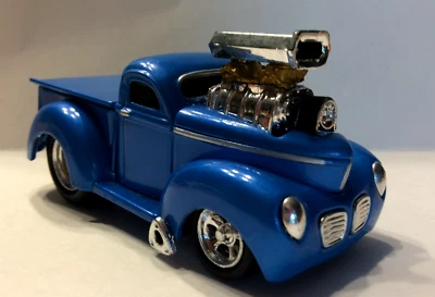 MUSCLE MACHINES 1940 40 WILLYS PICKUP TRUCK LIMITED EDITION  -- 1/64 DIECAST - - Image 1 of 4