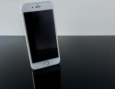 Apple iPhone 6 - 64GB - Excellent  Condition - White/Silver 
