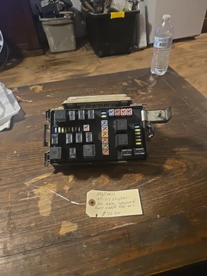 2005 2007 Chrysler 300 полностью интегрированный модуль питания предохранитель коробка TIPM 04692031 - Изображение 1 из 4