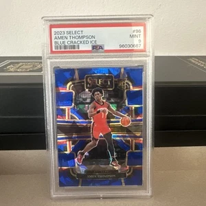 2023-24 Panini Select - Concourse Amen Thompson #96 Blue Cracked Ice Prizm (RC) - Bild 1 von 3