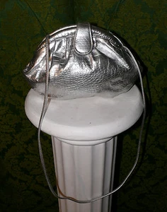 VTG.1960 / 70 Silver Leather Shoulder Bag / Clutch Alligator Print Disco Vibe - Picture 1 of 5