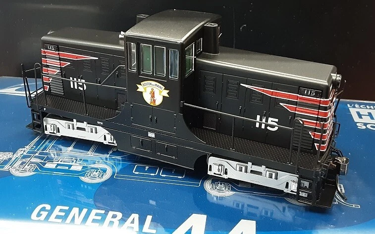 Rapido HO GE 44 Tonner Locomotive Standard DC Boston & Maine #48004 Cab 114 - Image 1 of 1