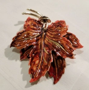 Signed Coro Brooch Vintage Designer Metal Pin Handpainted Big 3-D Maple Leaf 3" - Picture 1 of 9