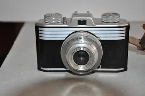 Cámara Iloca Quick 35 mm de colección con lente Jilitar V 1:3,5 F=45 mm + estuche de cuero - Imagen 1 de 11