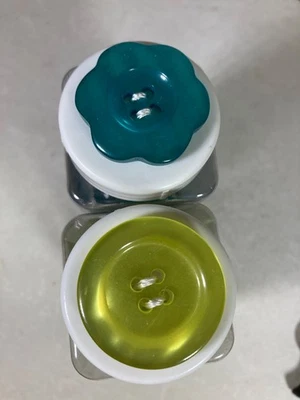 2 BOTTLES RILEY BLAKE  ROUND- TEAL AND LIME PEARL BUTTONS - Image 1 of 3